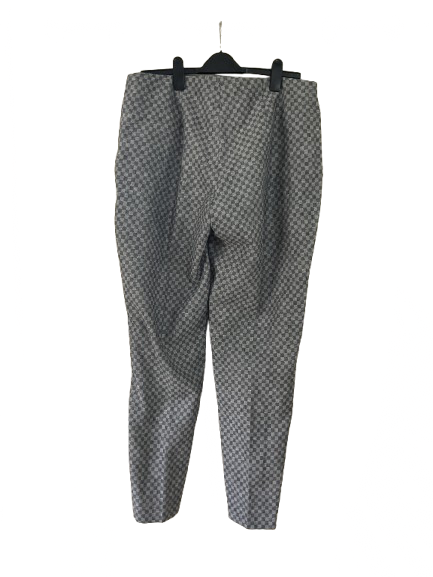 Gray & White Checkered Pants - L