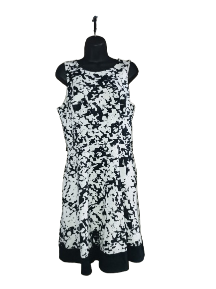 Black & White Sleeveless Textured Dress - M (10)