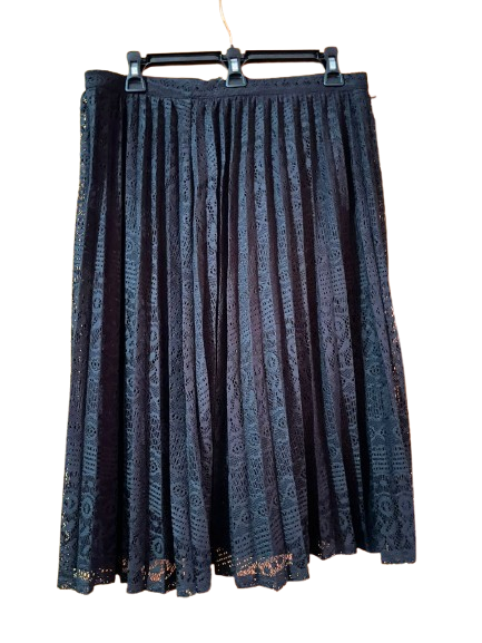 Black Pleated Midi Skirt-M