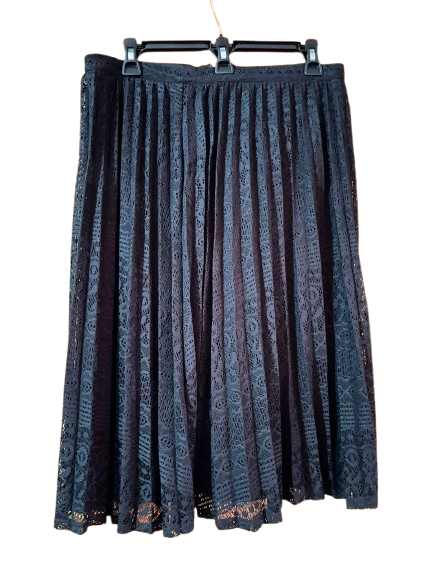 Black Pleated Midi Skirt-M