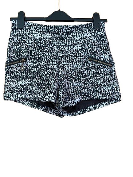 Black& White Shorts -L