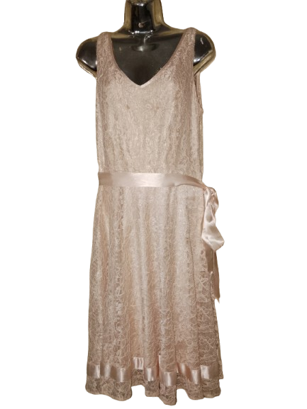 Cream Lace Sleeveless Tahari Dress - L