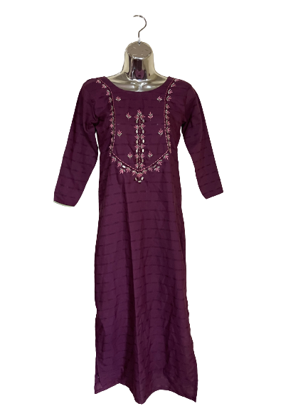 Maroon Kurta with Embroidered Detail - M